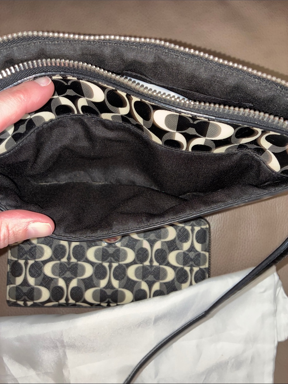 Coach Dream C Black and Cream Signature Zip Wallet, Crossbody and Satin Dust Bag - Picture 11 of 16